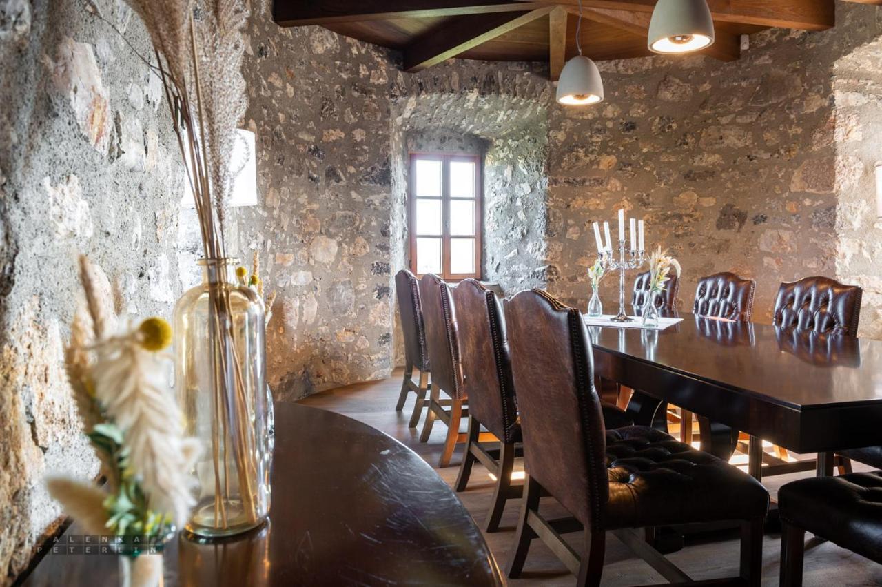 Vinica Castle Hotell Exteriör bild